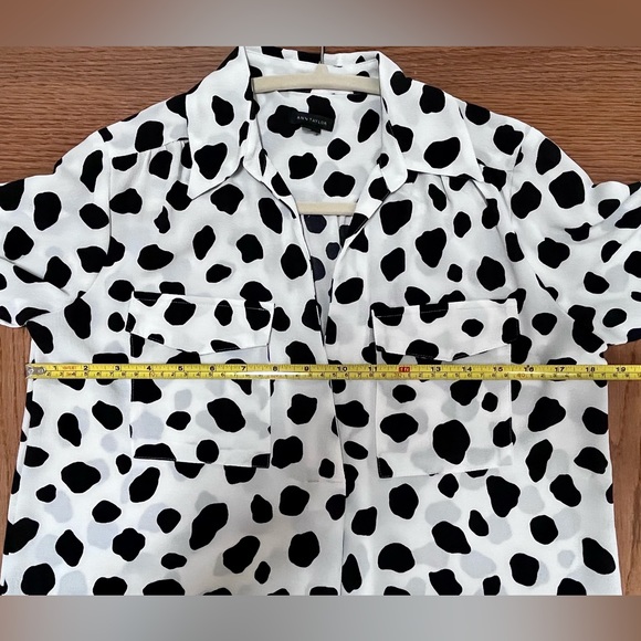 Ann Taylor Black & White tunic top, polyester NWOT - Picture 3 of 6